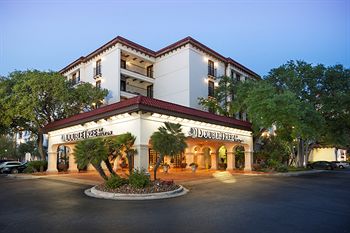 DoubleTree by Hilton San Antonio Airport