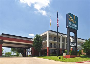The Cattle Baron's Quality Inn Hotel & Suites Ft Worth