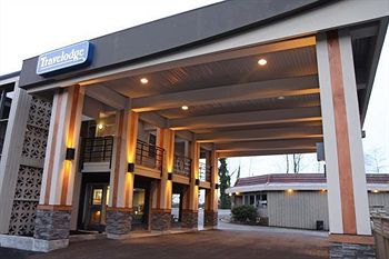 Travelodge Vancouver Lion's Gate