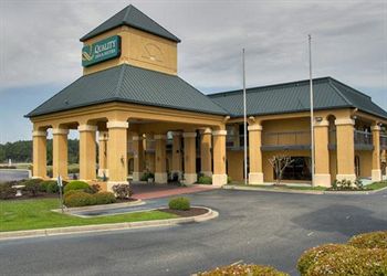 Quality Inn And Suites Civic