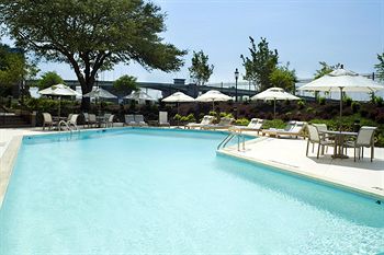 Sheraton Norfolk Waterside Hotel