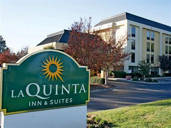 La Quinta Inn & Suites Charlotte Airport North