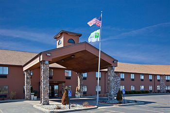 Holiday Inn Express Suites Fremont