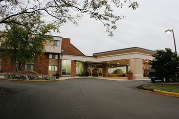 Holiday Inn Hotel & Suites – St. Cloud