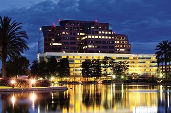DoubleTree Club by Hilton Orange County Airport