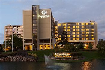 DoubleTree by Hilton Chicago – Oak Brook