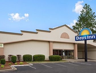 Days Inn Fayetteville-South / I-95 Exit 49