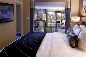 Le Montrose Suite Hotel