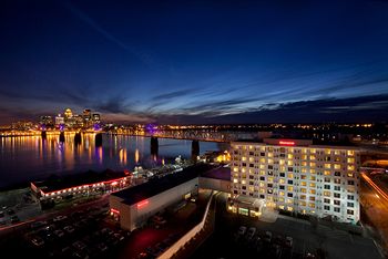 Sheraton Louisville Riverside Hotel