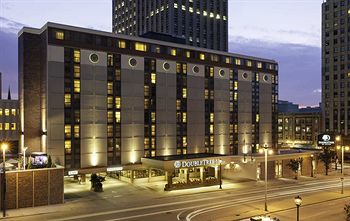DoubleTree by Hilton Hotel Milwaukee Downtown
