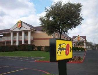 Super 8 Grand Prairie North