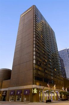 DoubleTree by Hilton Chicago – Magnificent Mile