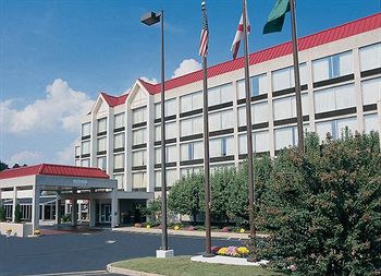 Garden Plaza Hotel & Suites