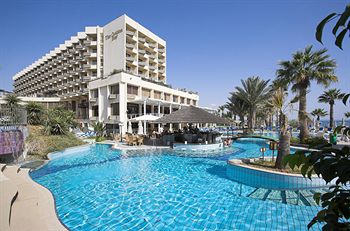 Golden Tulip Golden Bay Beach Hotel