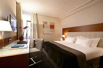 Hotel Silken Amara Plaza