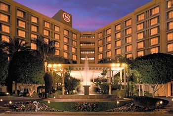 Sheraton Crescent Hotel