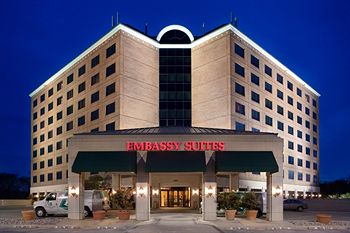 Embassy Suites Dallas – Lovefield