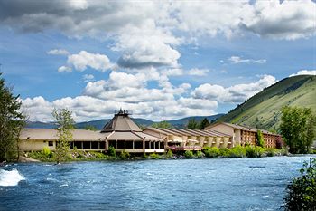 DoubleTree by Hilton Hotel Missoula – Edgewater