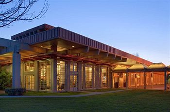 Hilton Oakland Airport