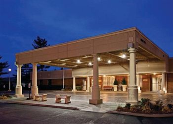 Clarion Hotel Conference Center Louisville North