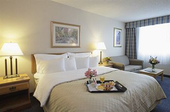 Holiday Inn Louisville East – Hurstbourne