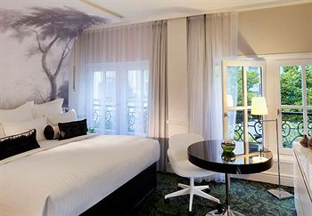 Renaissance Paris Le Parc Trocadero Hotel