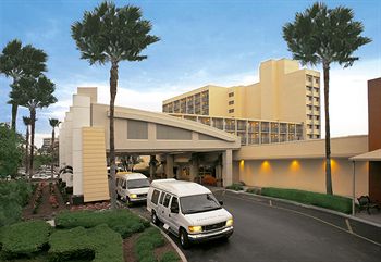 DoubleTree by Hilton Tampa Airport – Westshore