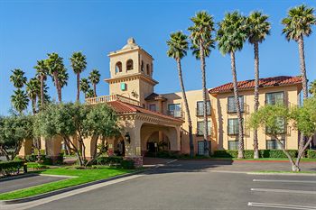 Embassy Suites Lompoc – Central Coast