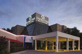 DoubleTree by Hilton Hotel Johnson City
