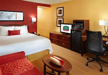 Courtyard by Marriott Tulsa Central