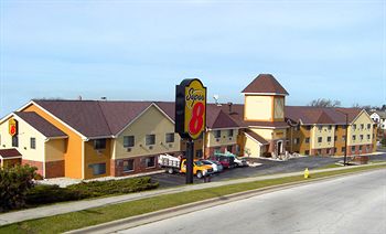 Super 8 Waukesha