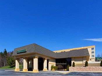 La Quinta Inn & Suites Elmsford