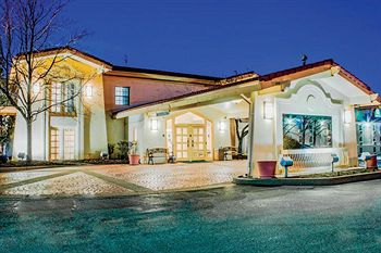 La Quinta Inn St. Louis Airport