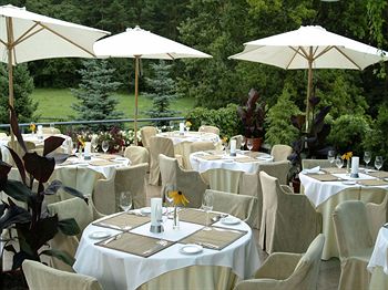 Karolina Hotel & Conference Center