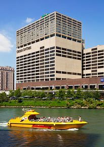 Holiday Inn Chicago-Mart Plaza