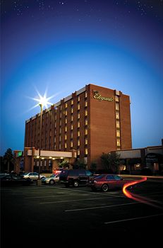 MCM Elegante Hotel & Suites