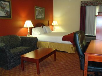 Red Roof Inn & Suites Columbus – W. Broad