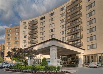 Clarion Collection Hotel Arlington Court Suites