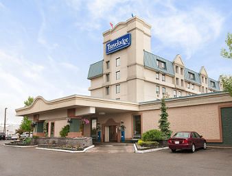 Travelodge Hotel Calgary Airport