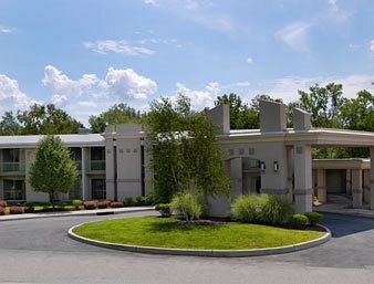 Howard Johnson Inn – Newburgh