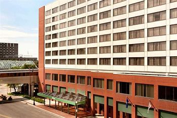 Hilton Fort Wayne at Grand Wayne Convention Center