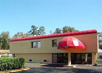 Econo Lodge University