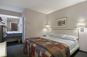 Red Roof Inn Saint Paul – Woodbury